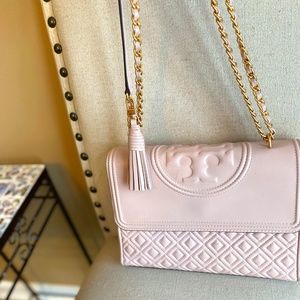 Tory  Burch Fleming - like new!